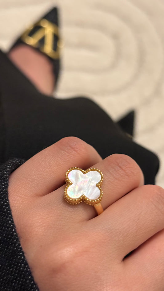 Lily ring