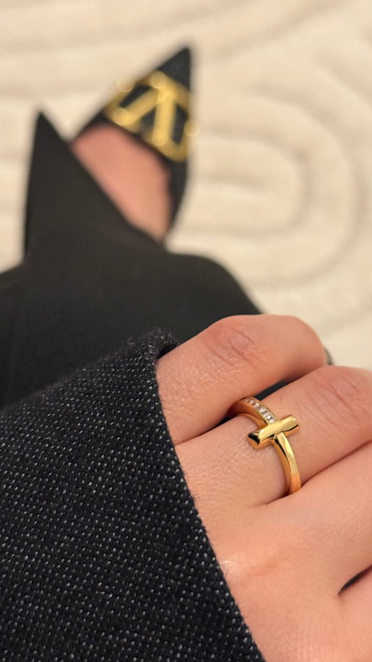 Yavana ring